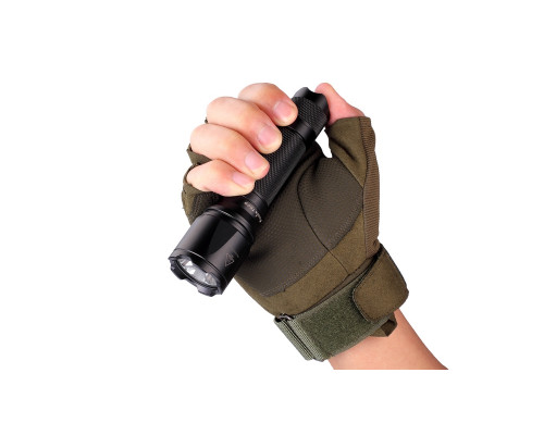 Фонарь ручной Fenix TK09 2016