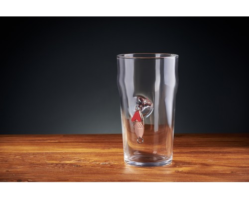 Пивной бокал с настоящей блесной