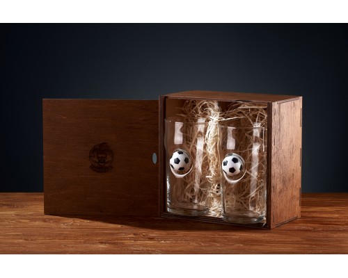 НАБОР ИЗ ДВУХ ПИВНЫХ БОКАЛОВ С МЯЧОМ