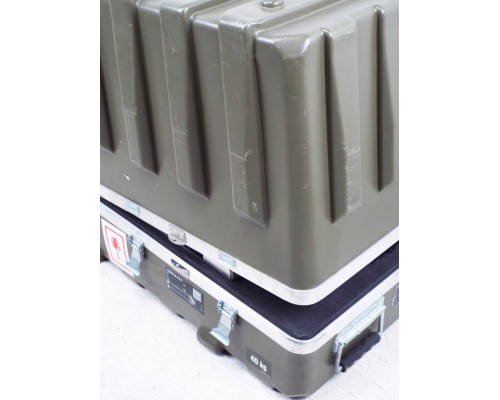 Швейцарский транспортировочный кейс из ABS пластика и алюминия Olive